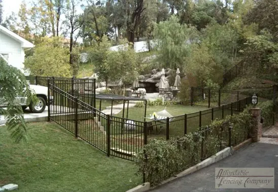 Residential Pet Fencing Services in Jurupa Valley
