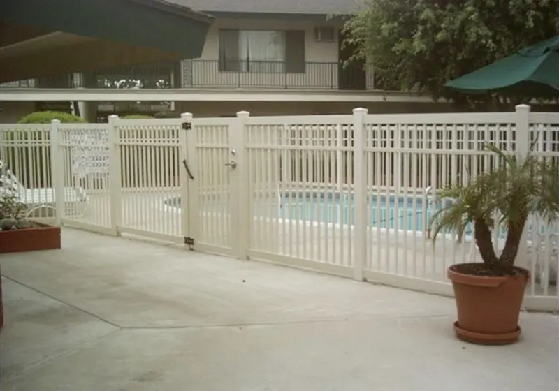 Swimming Pool Fencing
